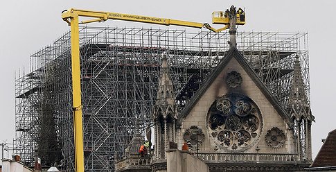 مصرع جنرال فرنسي مسؤول عن ترميم كنيسة "نوتردام"