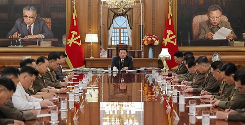 كوريا الشمالية: عزل كيم جنرالا كبيرا ودعا للاستعداد للحرب