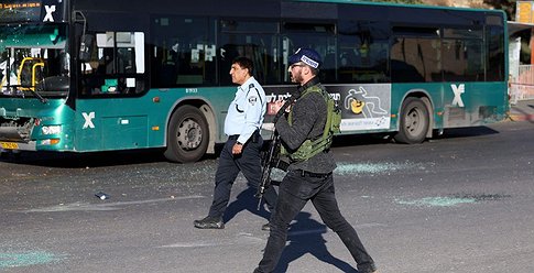 تفاصيل مقتل إسرائيلي وإصابة 22 آخرين بسلسلة تفجيرات ضربت القدس