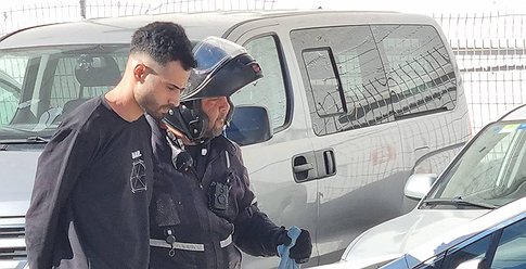 الشرطة الإسرائيلية تعتقل فلسطينيين بزعم تنفيذ عملية شمال تل أبيب