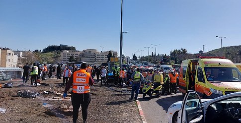 مقتل وإصابة 10 إسرائيليين بعملية دهس في القدس