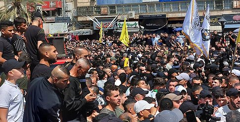 آلاف الفلسطينيين يشيعون جثامين شهداء طولكرم ونابلس