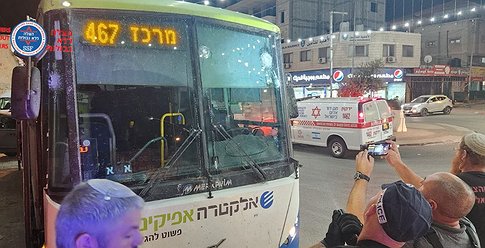 إطلاق نار على حافلة إسرائيلية في نابلس