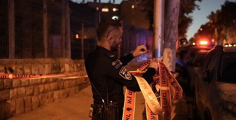 "الشاباك" يُعلن اعتقال 3 فلسطينيين طعنوا يهودياً بالقدس من أجل "الشهادة"