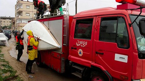 منخفض قطبي يضرب فلسطين: أمطار رعدية وثلوج وتحذيرات مشددة من السيول والرياح