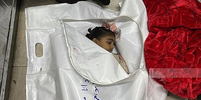 شهداء بينهم طفلة في قصف غادر على خيام النازحين بمواصي خانيونس