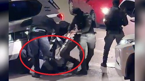 الشرطة الإسرائيلية تعتدي بالضرب المبرح على شاب مقدسي