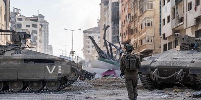 جيش الاحتلال يقر بقتل 3 مواطنين في خان يونس ويزعم: "كانوا يشكلون تهديداً"