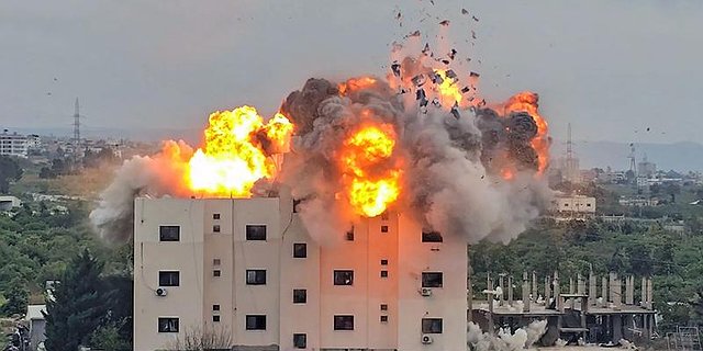 تحت غطاء "هدنة إيران".. الاحتلال يشن غارات هستيرية تدك بيروت والجنوب والبقاع