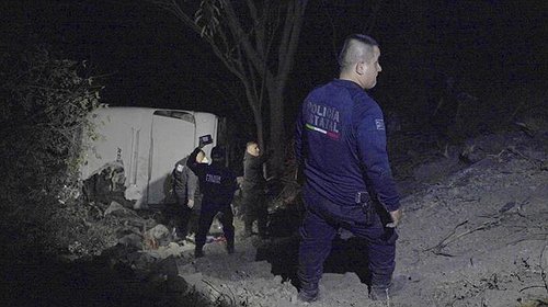 مصرع 18 سائحا بعد سقوط حافلتهم في المكسيك