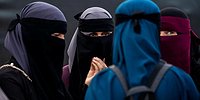 مصر تحظر ارتداء النقاب في المدارس