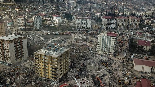 ارتفاع عدد الضحايا الفلسطينيين بزلزال تركيا وسوريا إلى 83