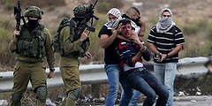 الاحتلال يعتدي على المواطنين والصحفيين في الخليل ونابلس