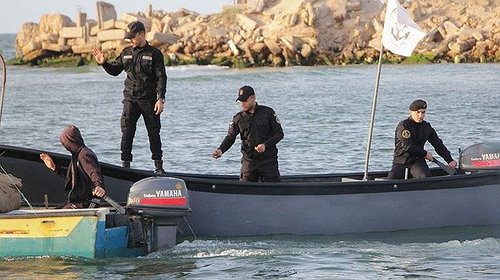 الشرطة البحرية بغزة تضع أجهزة تتبع على مراكب الصيادين لهذا الهدف