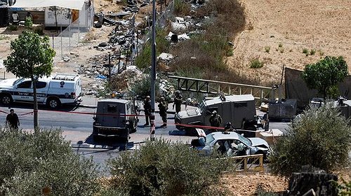 الخليل: إصابة فلسطيني برصاص الاحتلال بزعم تنفيذ عملية دهس
