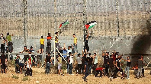 الاحتلال يُقدم لائحة اتهام ضد 4 شبان من قطاع غزة