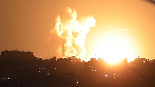هل قصف الجيش الإسرائيلي قطاع غزة الليلة؟