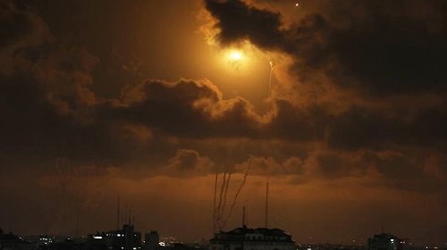 الاحتلال يزعم اعتراض صاروخ من قطاع غزة