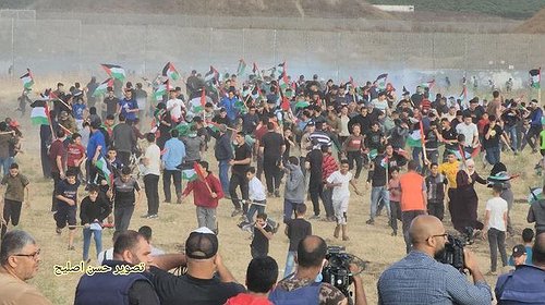 الاحتلال يُصيب 3 مواطنين بمسيرة تضامنية مع القدس على حدود غزة