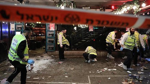 الجيش الإسرائيلي يقرر سحب تصاريح العمل من عائلة منفذ عملية "بني براك" و "ديزنغوف"