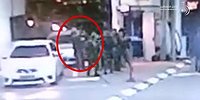 لحظة مقتل مجندة إسرائيلية وإصابة آخرين على يد "ذئب منفرد" بالقدس