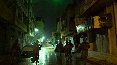 جيش الاحتلال يعتقل 5 مواطنين في الضفة الغربية