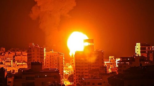 قناة عبرية: توقعات بتوجيه الليلة ضربة لغزة ولبنان ورفع حالة التأهب في القدس