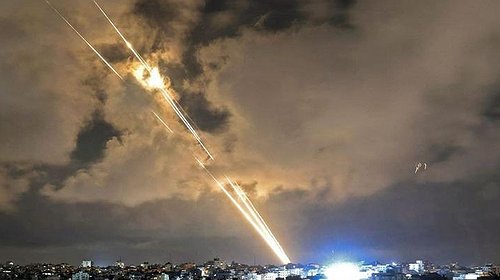 الجيش الاسرائيلي يزعم إطلاق صاروخ من قطاع غزة وصافرات الانذار تدوي