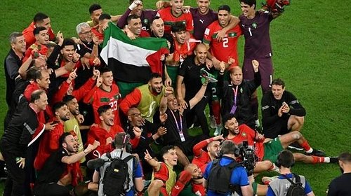 منتخب المغرب يهزم البرتغال ويطرده من كأس العالم وفلسطين تحتفل بقوة