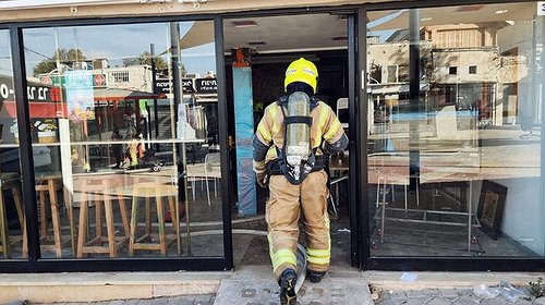 مصرع وإصابة 10 إسرائيليين داخل مطعم في بئر السبع