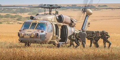 الجيش الإسرائيلي يعقد تدريباً بوسط تل أبيب