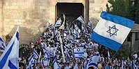 مسؤولون إسرائيليون: مسيرة الأعلام ستُقام في القدس حتى لو أدت إلى تصعيد