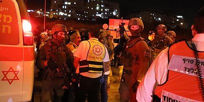 اطلاق النار على فلسطيني بزعم تنفيذ عملية طعن في نابلس