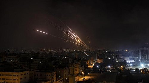 قناة عبرية: حماس لم تنجح بلجم مطلقي الصواريخ واسرائيل تستعد للمزيد