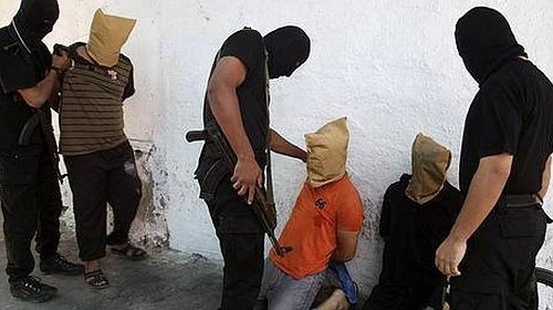 غزة: "القضاء العسكري" يصدر حكماً بإعدام 3 متخابرين مع الاحتلال